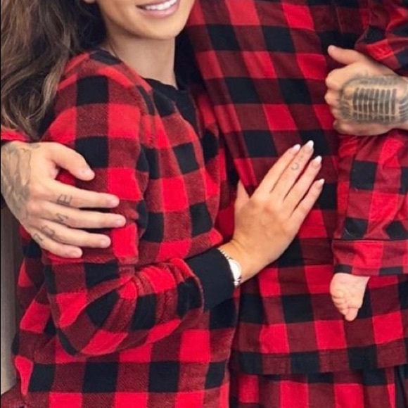 Target Sweaters - NWOT Red and Black Buffalo Check Sweater